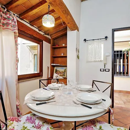Apartment Lungaretta 2 Rome